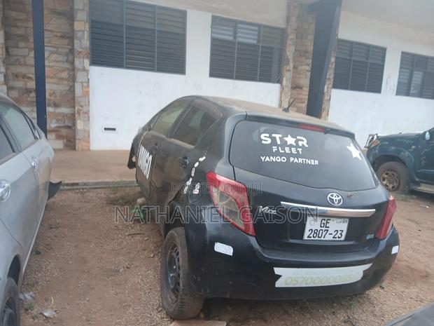 Toyota Vitz 2012 Black