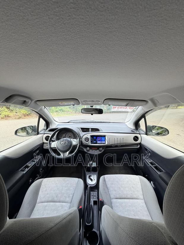 Toyota Vitz 1.3 FWD 5dr 2013 Black