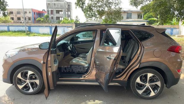 Hyundai Tucson Limited AWD 2016 Brown