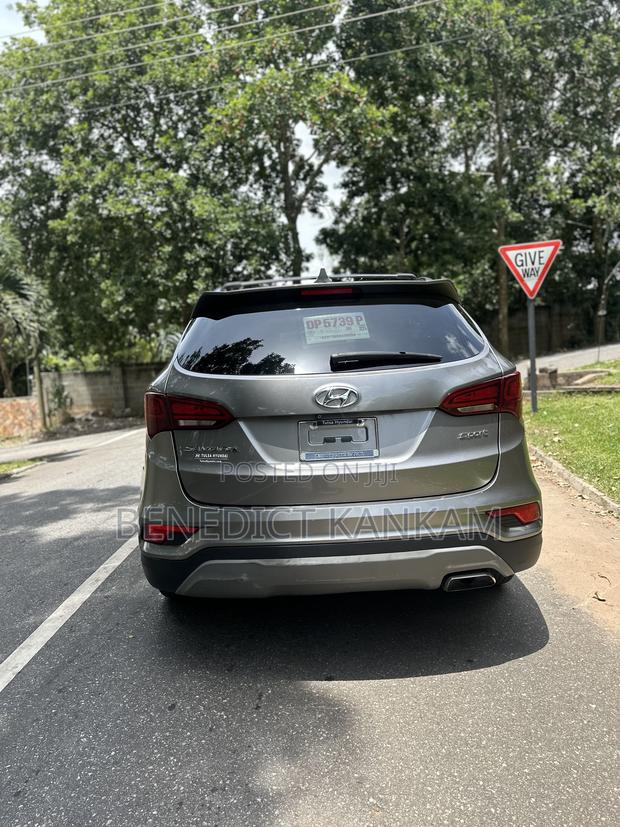 Hyundai Santa Fe SE AWD 2017 Gray