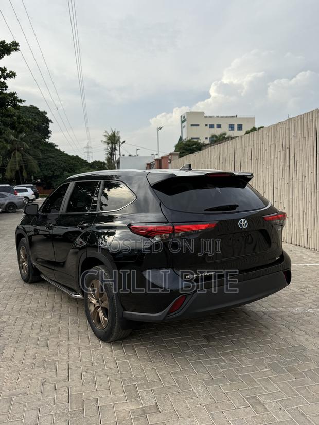 Toyota Highlander XLE FWD 2023 Black