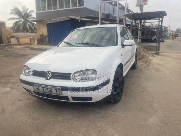 Volkswagen E-Golf 2015 Off white