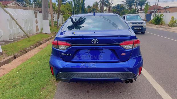 Toyota Corolla SE 2021 Blue