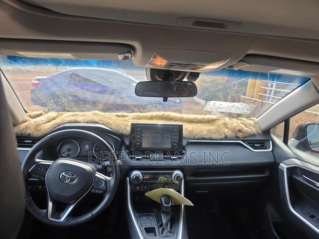 Toyota RAV4 XLE AWD 2019