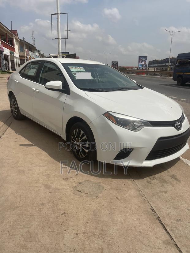 Toyota Corolla LE Eco 4dr Sedan (1.8L 4cyl CVT) 2016 White