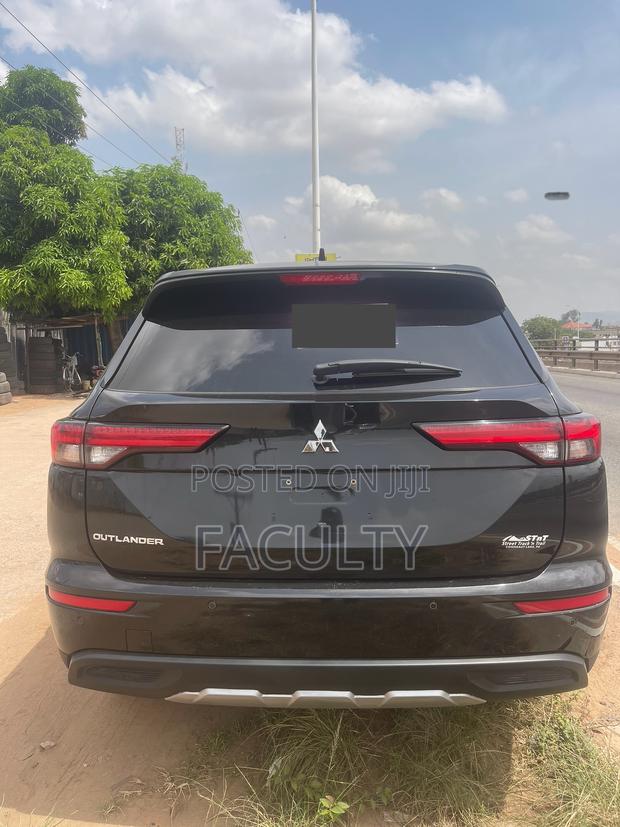 Mitsubishi Outlander SE Launch Edition 2022 Black