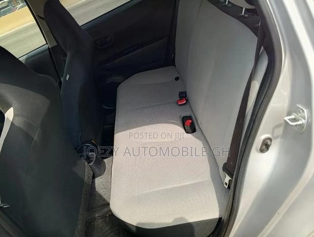 Toyota Vitz 2013 Silver
