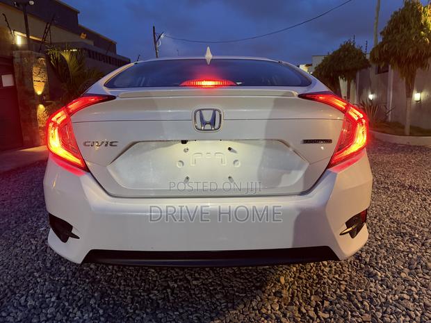 Honda Civic Touring Sedan 2018 White