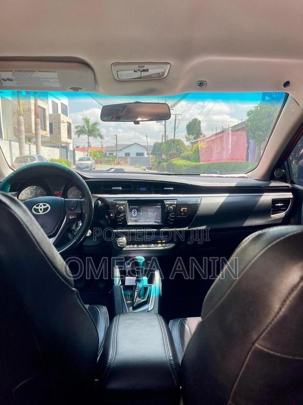 Toyota RAV4 LE AWD (2.5L 4cyl 6A) 2016 Blue
