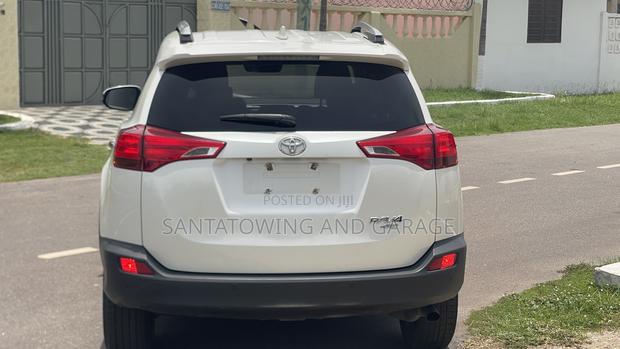 Toyota RAV4 2015 White