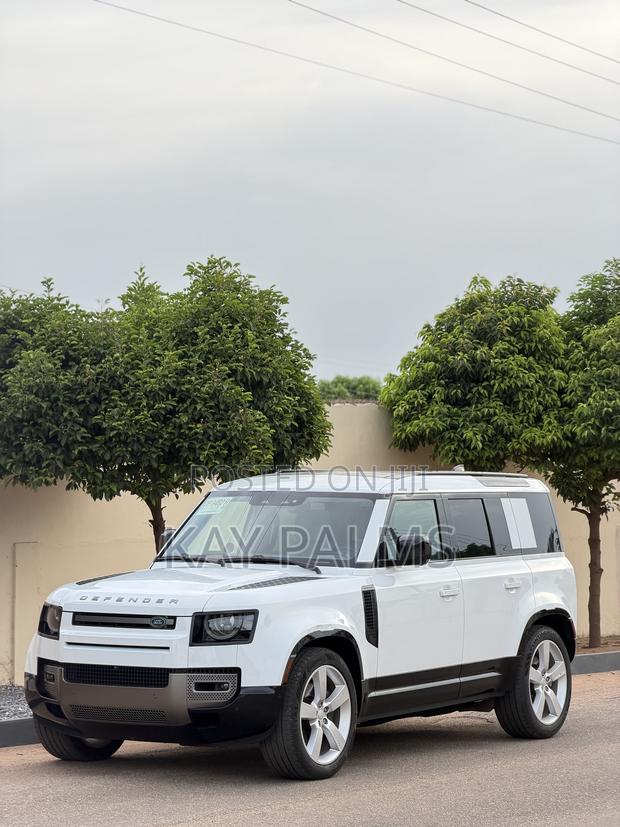 Land Rover Defender 2025 White
