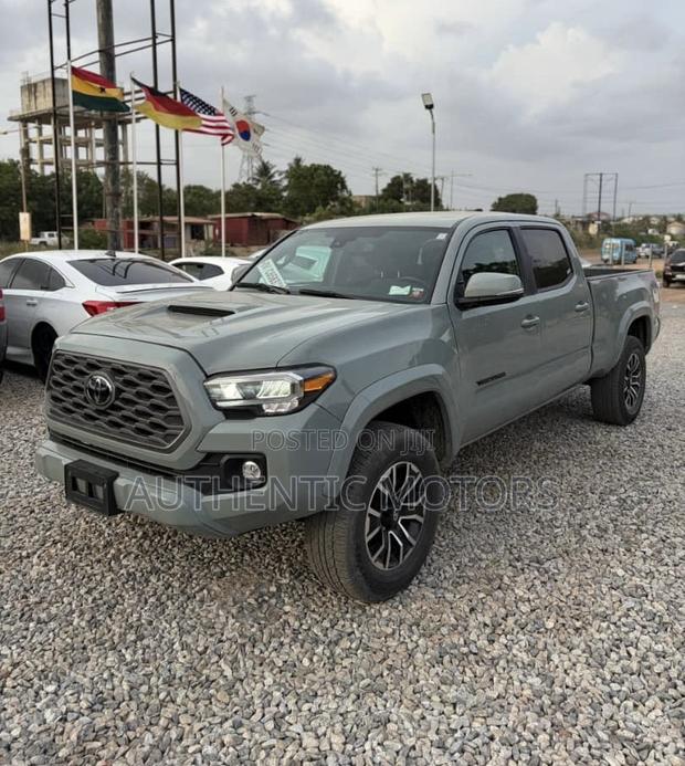 Toyota Tacoma TRD Sport Double Cab 6' Bed V6 AT 2023 Beige
