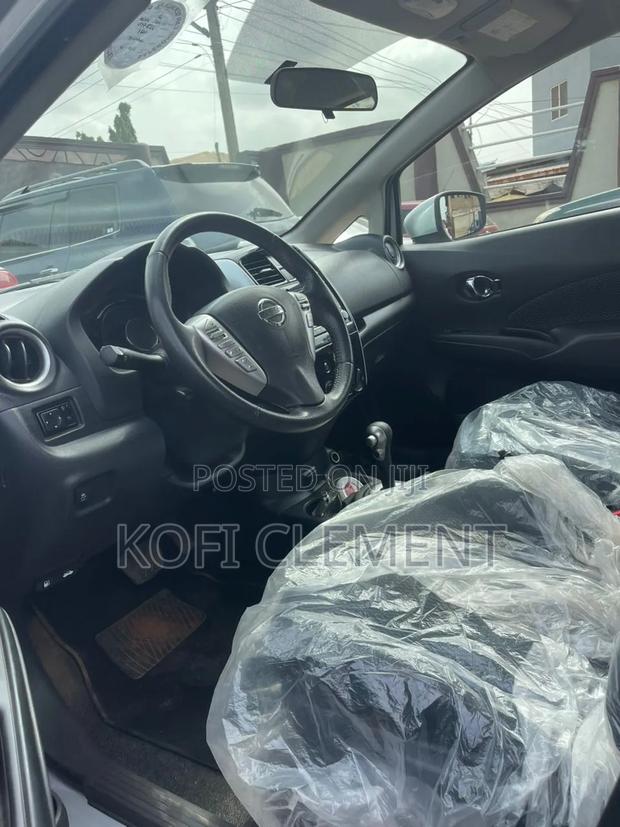 Nissan Versa 2017 Silver