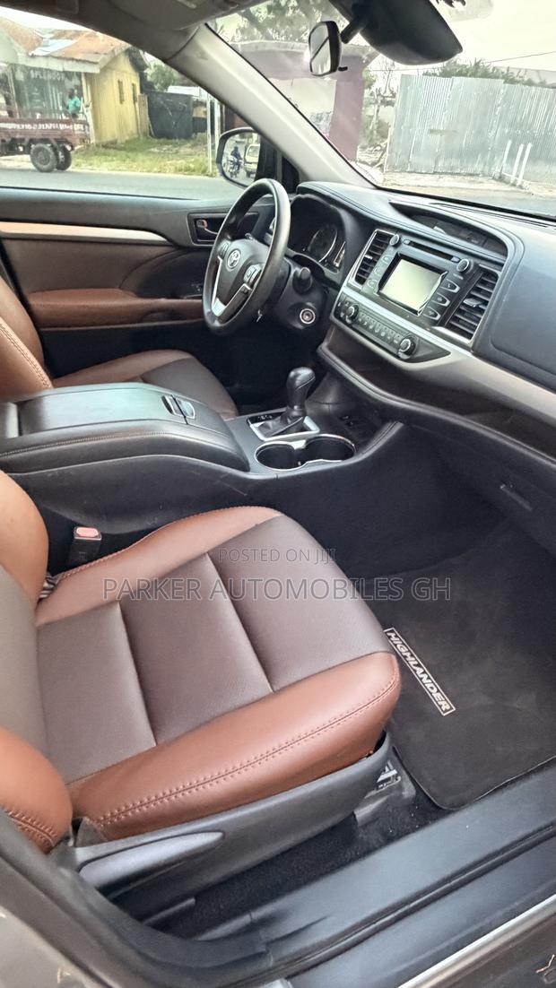 Toyota Highlander 2019 Silver