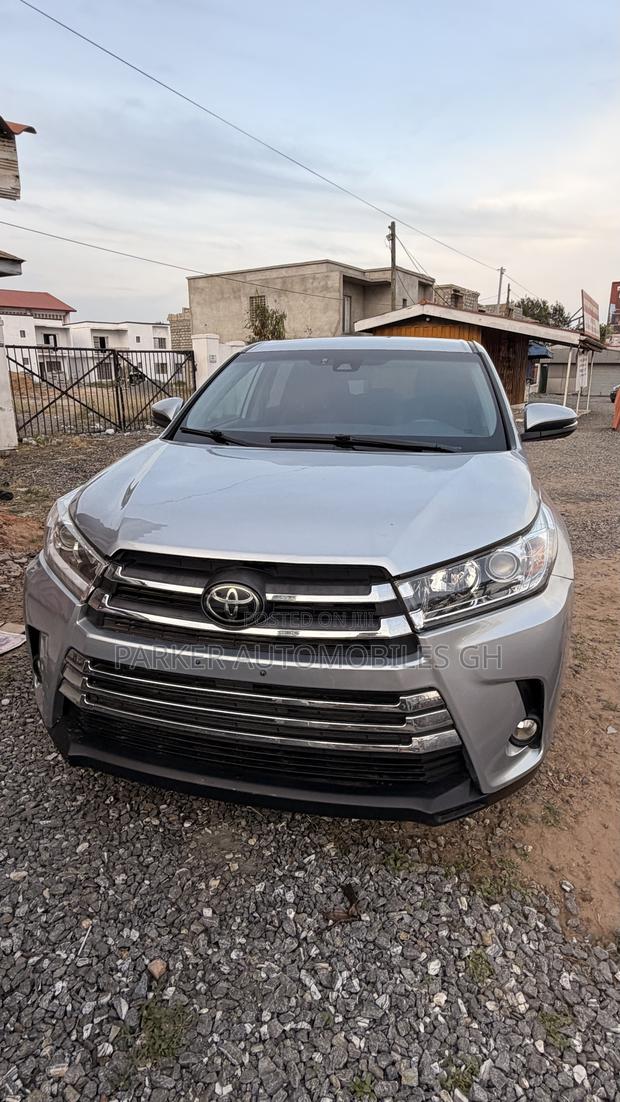 Toyota Highlander 2019 Silver
