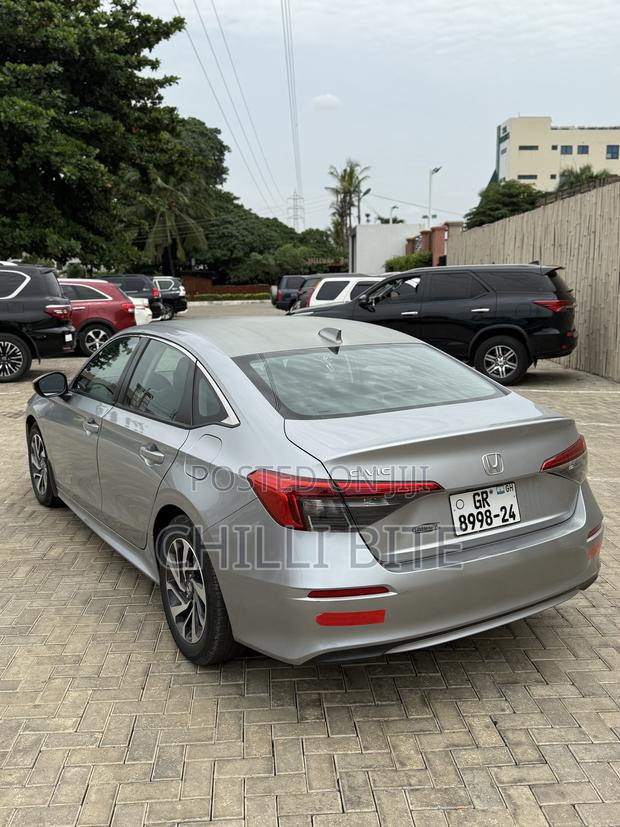 Honda Civic LX 2022 Silver