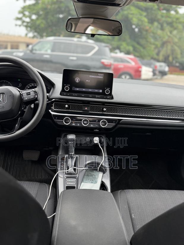 Honda Civic LX 2022 Silver