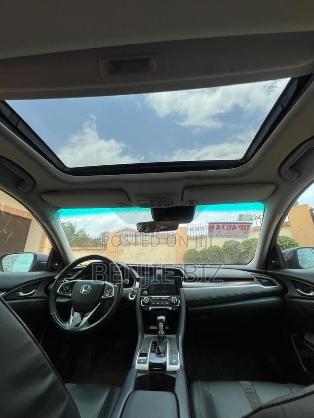 Honda Civic Touring Sedan 2019 Gray