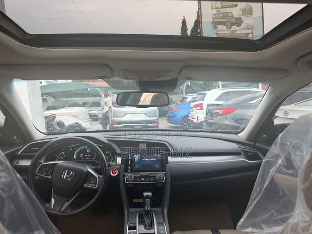 Honda Civic Touring Sedan 2019 Gray