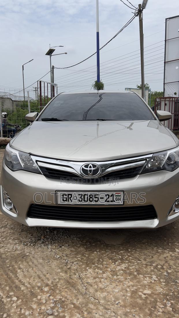 Toyota Camry LE 4dr Sedan (2.5L 4cyl 6A) 2014 Gold