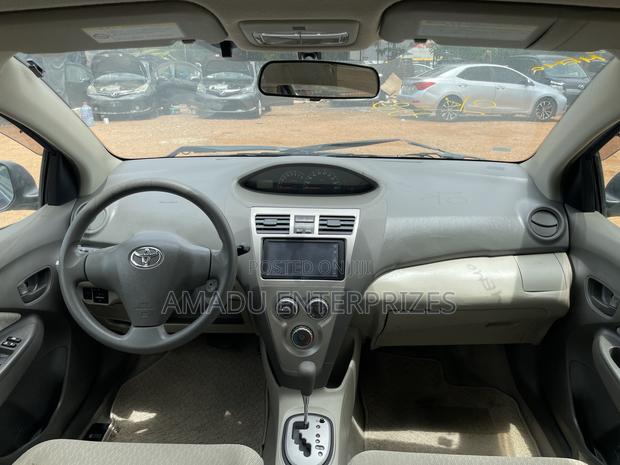 Toyota Belta 2011 Blue