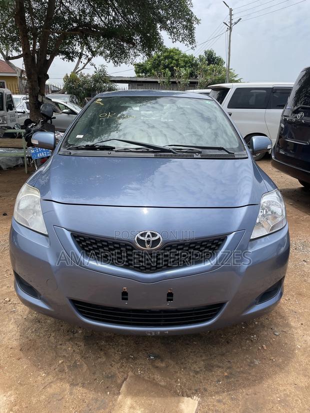 Toyota Belta 2011 Blue