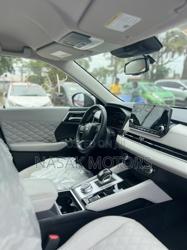 Mitsubishi Outlander SEL 2023 Black