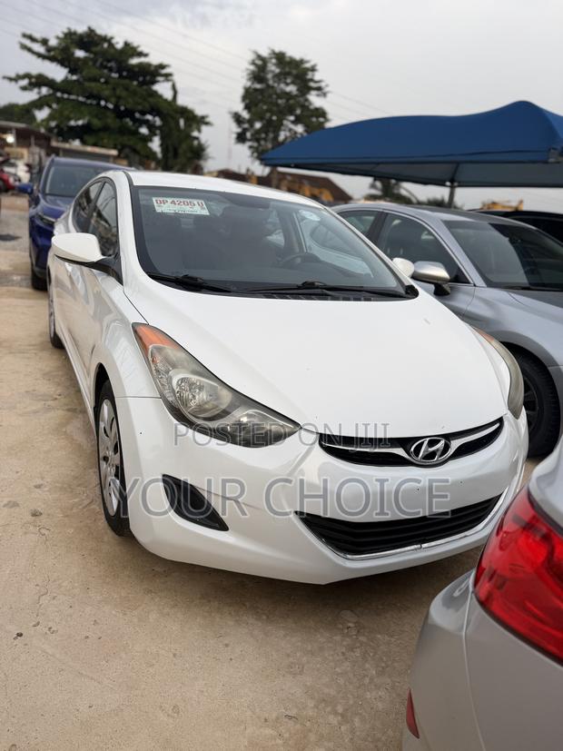 Hyundai Elantra 2013 White