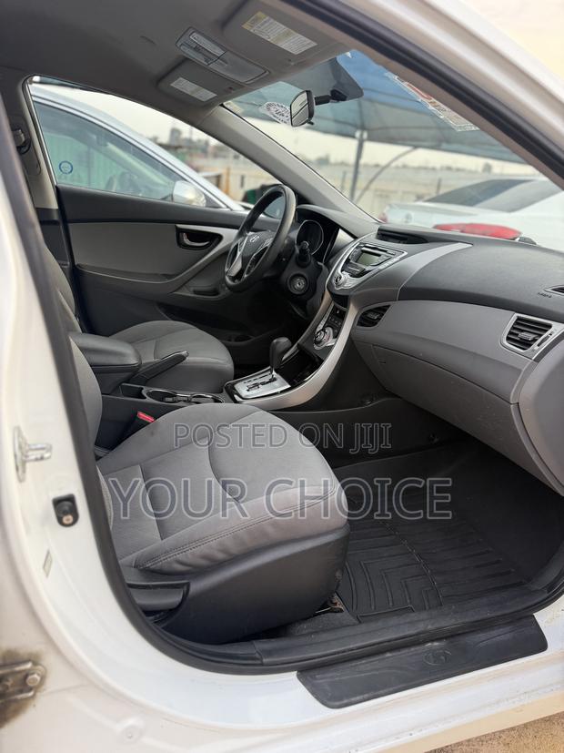 Hyundai Elantra 2013 White