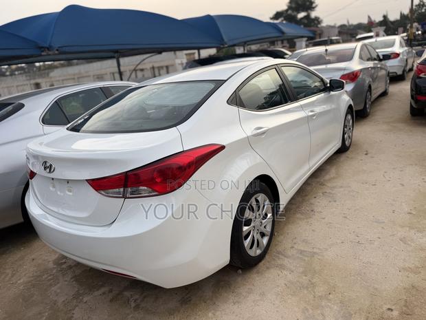 Hyundai Elantra 2013 White