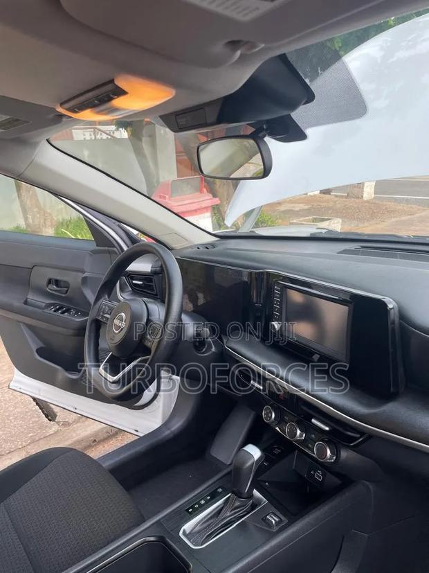 Nissan Kicks SV AWD 2025 White