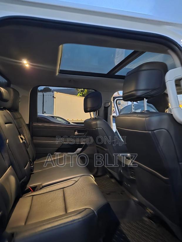 Toyota Tundra 2023 White