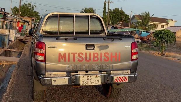 Mitsubishi L200 2017 Gray