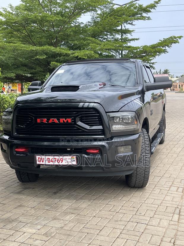 RAM 1500 Tradesman Crew Cab 5.6 ft SB 2023 Black