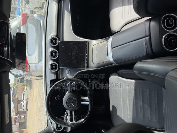 Mercedes-Benz C300 2023 White
