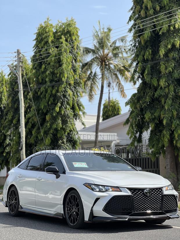 Toyota Avalon TRD 2020 White