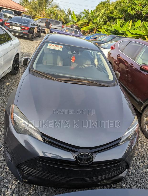 Toyota Corolla LE Eco (1.8L 4cyl 2A) 2018 Gray