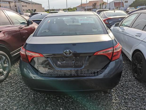 Toyota Corolla LE Eco (1.8L 4cyl 2A) 2018 Gray