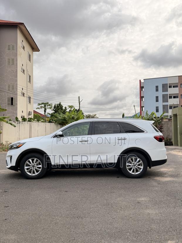 Kia Sorento 2.4L LX FWD 2019 White