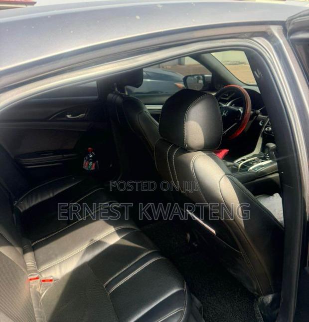 Honda Civic 2019 Gray