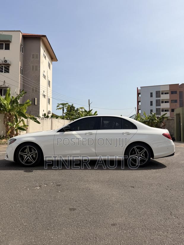 Mercedes-Benz E300 2019 White