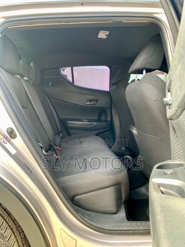Toyota C-HR XLE Prermium FWD (2.0L 4cyl 2AM) 2018 Gray
