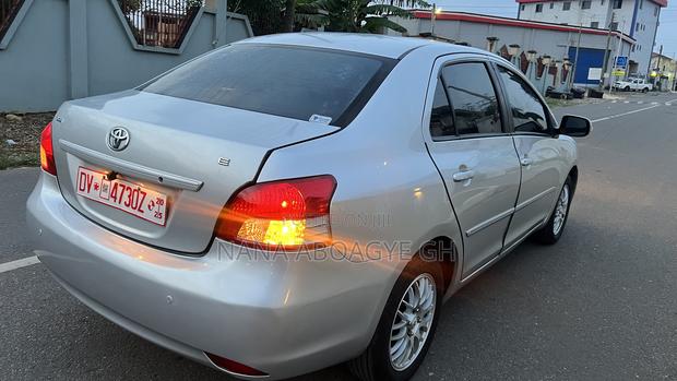Toyota Yaris 2010 Gray