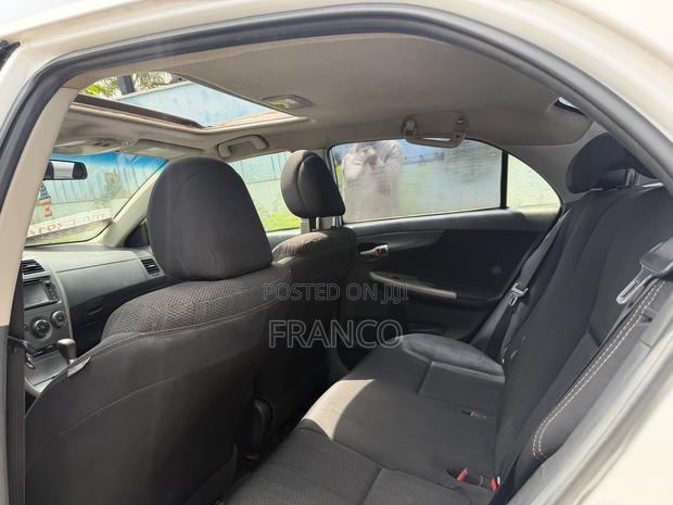 Toyota Corolla S Special Edition 4dr Sedan (1.8L 4cyl 4A) 2013 White