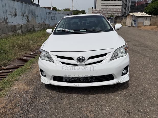 Toyota Corolla S Special Edition 4dr Sedan (1.8L 4cyl 4A) 2013 White
