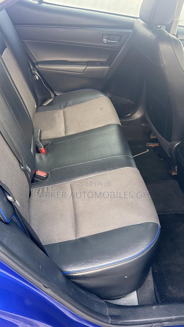 Toyota Corolla SE 4dr Sedan (1.8L 4cyl CVT) 2017 Blue