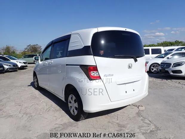 Honda Freed 2013 Pearl