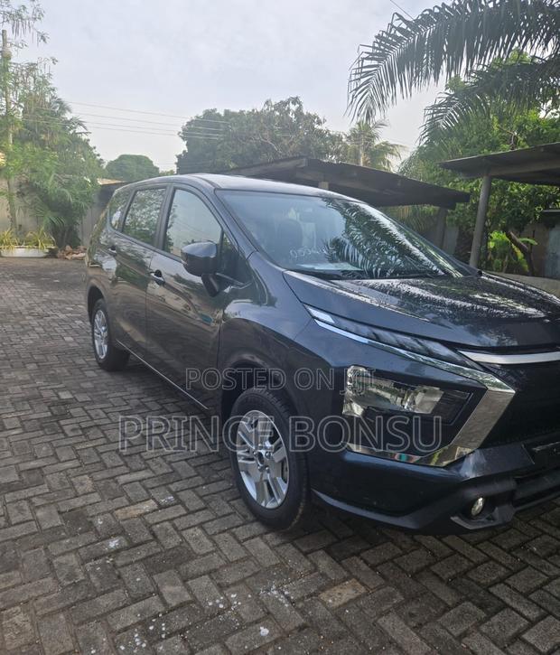 New Mitsubishi Xpander 2026 Gray