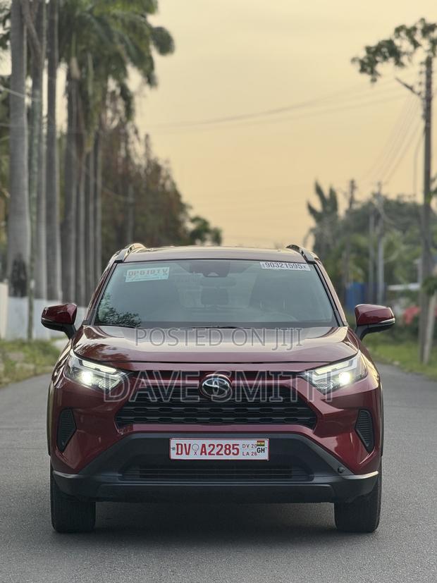 Toyota RAV4 XLE AWD 2024 Red