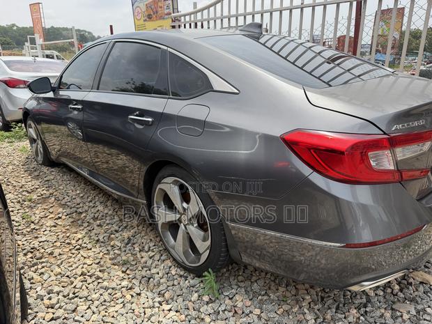 Honda Accord Touring 2.0T 2020 Silver